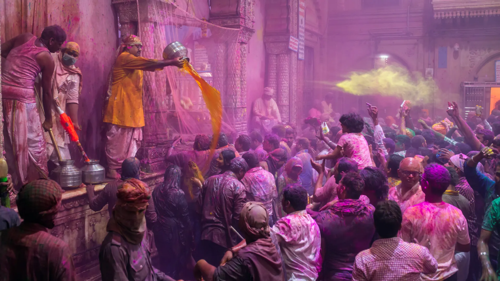 Holi-In-Vrindavan-Mathura-templeconnect